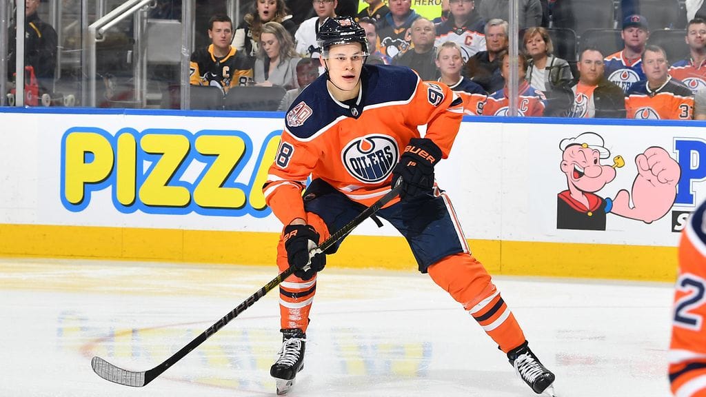 Jesse Puljujärvi kiekkoilee Edmonton Oilersissa.