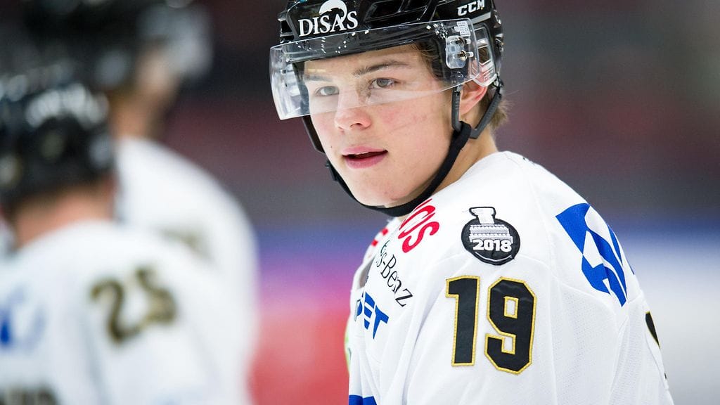 Rasmus Kupari sai suihkukomennuksen Porissa.