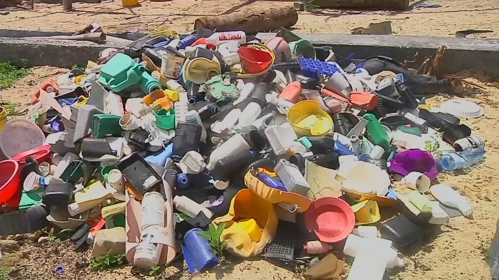 Muovivene, muoviongelma, muoviroska