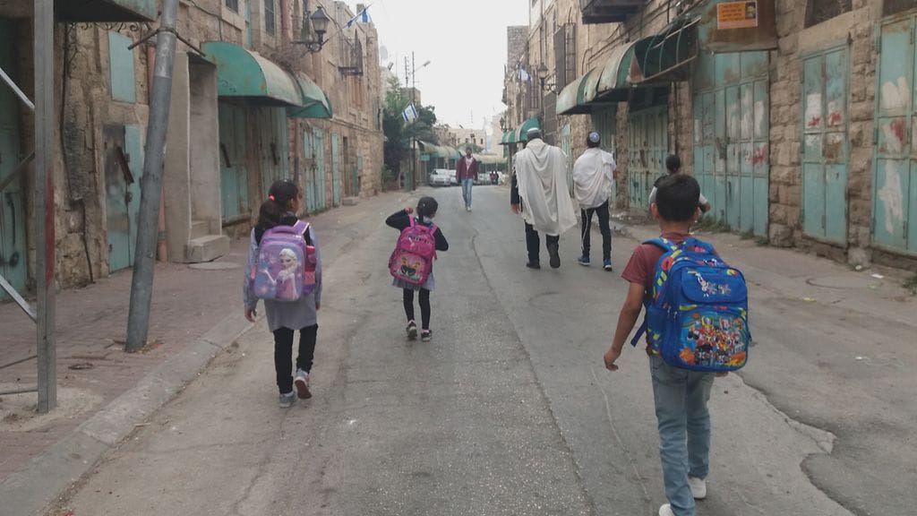 Husu, Hebron, Länsirannikko, Länsiranta