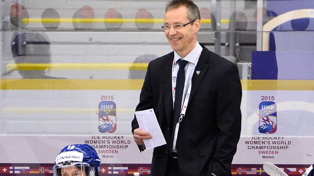 Pasi Mustonen luotsaa naisleijonia kohti kevään MM-kisoja.