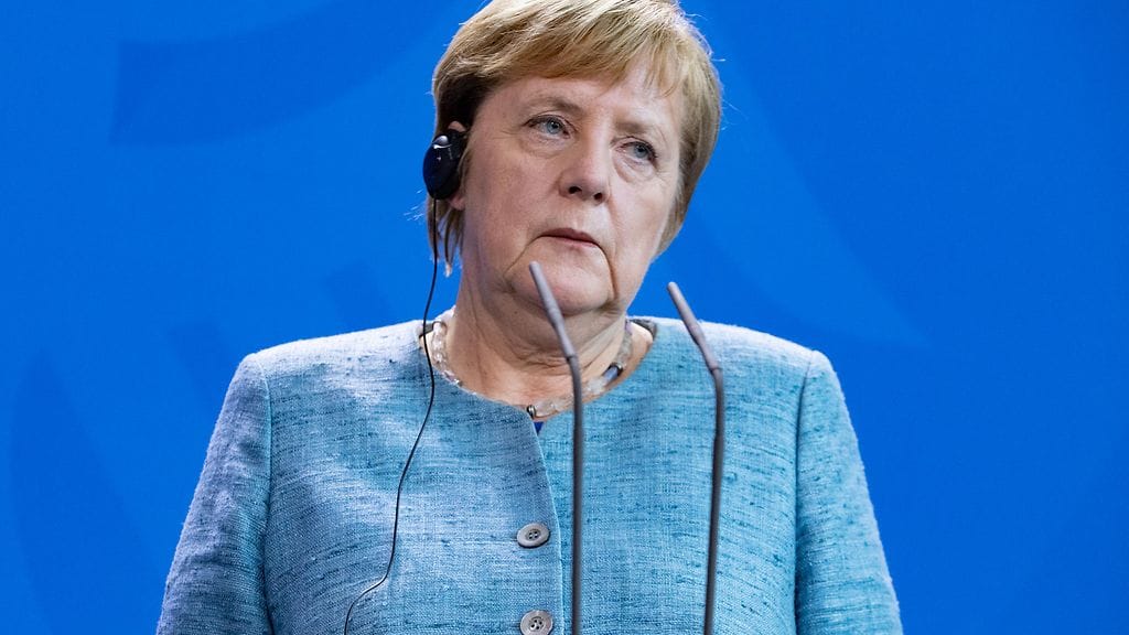 Merkelin mukaan nyt odotetaan, mitä pääministeri Theresa May ehdottaa.