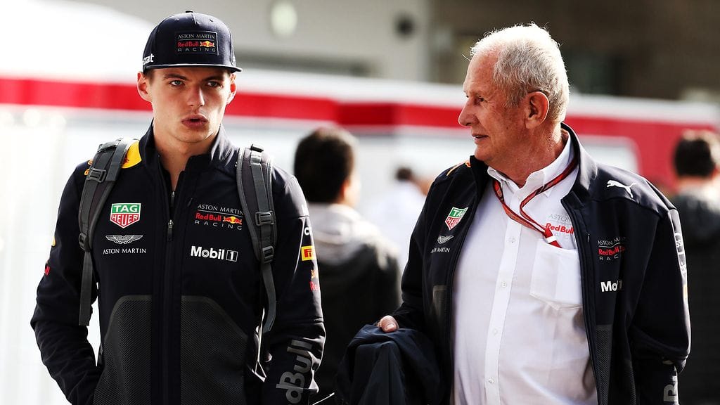 Max Verstappen toimii jatkossakin Red Bullin kuskina. Vieressä tallin neuvonantajana toimiva Helmut Marko.