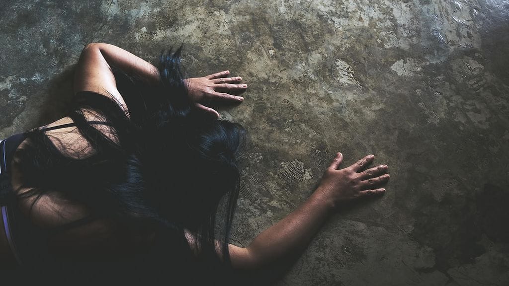 Vasta eron jälkeen Scary Mommy -sivustolla tarinansa kertova anonyymi äiti uskalsi myöntää itselleen, miten kamalia asioita liitossa olikaan tapahtunut. Kuvituskuva.