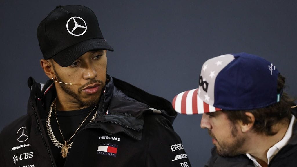 Lewis Hamilto kokee, että Fernando Alonso olisi voinut voittaa enemmän kuin vain kaksi maailmanmestaruutta.