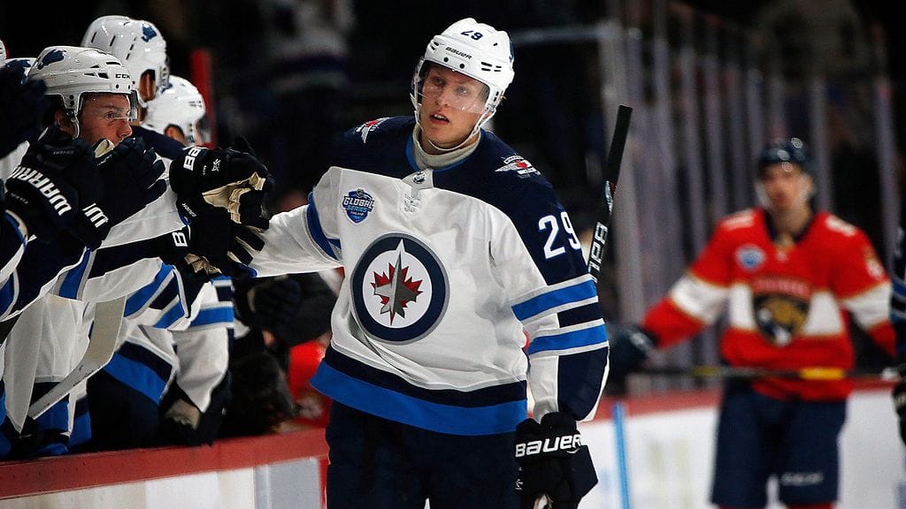 Byfuglien murjaisi median eteen jääneelle Laineelle –"Emme jää bussin kanssa odottamaan"