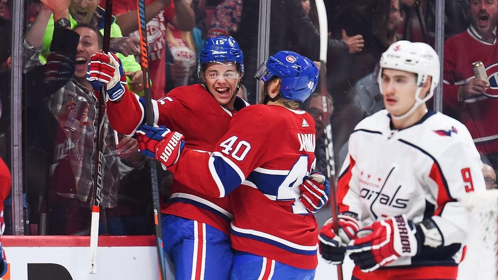 Jesperi Kotkaniemi teki NHL-uransa ensimmäiset maalit Washington-ottelussa.