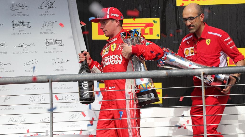 Kimi Räikkönen juhli voittoa Yhdysvaltain GP:ssä.