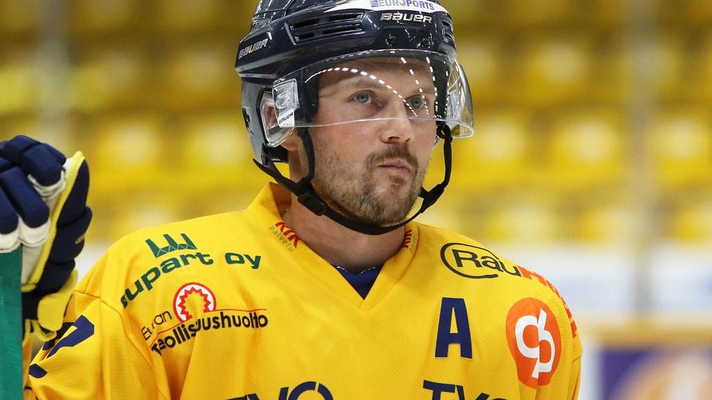 Toni Koivisto saa kasaan 800 SM-liigan runkosarjaottelua.