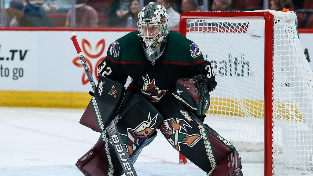 Antti Raanta on todennäköisesti koko kauden sivussa.