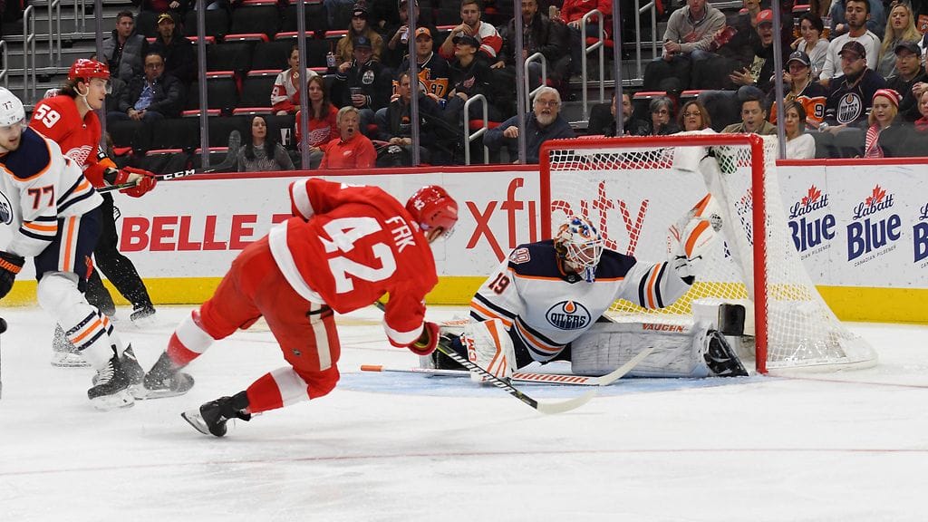 Mikko Koskinen venyi upeaan hanskatorjuntaan yön NHL-kierroksella.