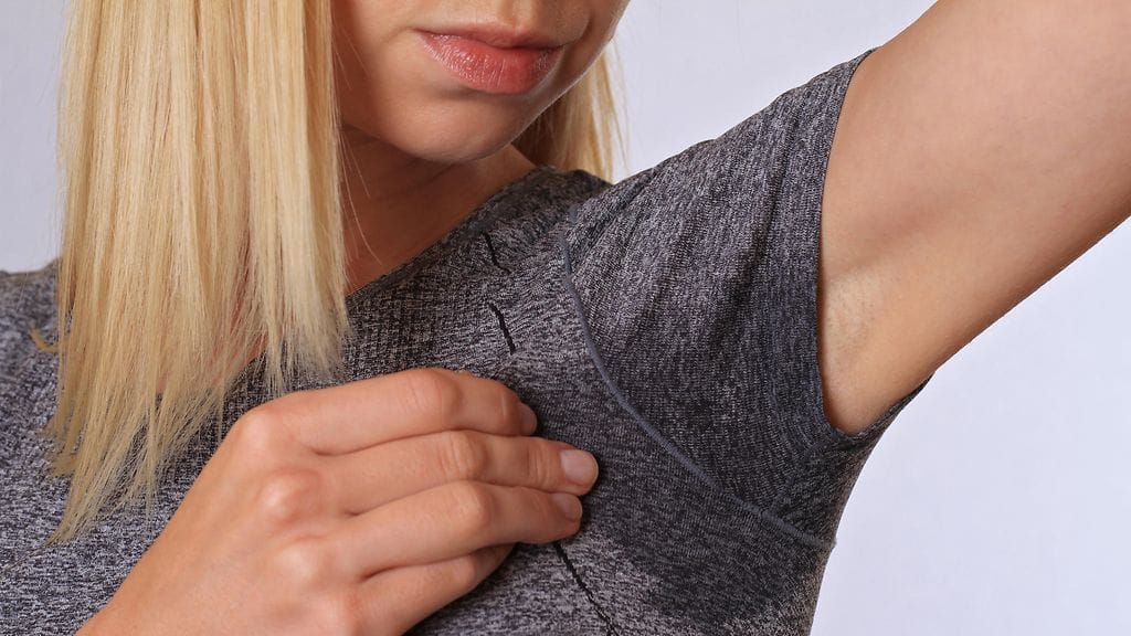 Hikoilu tarkoitus on säädellä elimistön lämpötilaa. Kuvituskuva.