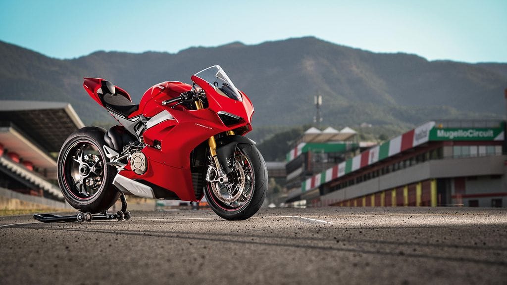 Ducati Panigale V4 S on valittu Isossa-Britanniassa vuoden parhaaksi moottoripyöräksi.