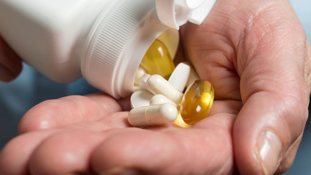 Ravintolisien käytöstä kannattaa kertoa lääkärilleen. Kuvituskuva.