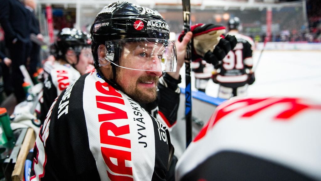 Nolan Yonkman palaa JYPin paitaan.