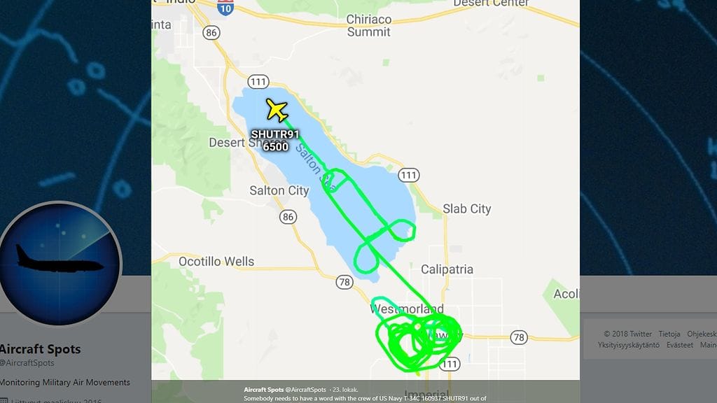 Merijalkaväen kone lensi Kalifornian yläpuolella peniksen muotoista reittiä. Kuvan lähde Twitter