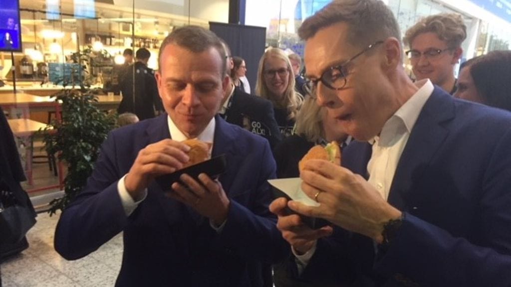 Kokoomuksen puheenjohtaja Petteri Orpo ja EPP:n kärkiehdokaskandidaatti Alexander Stubb.