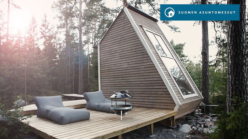 Nido-mökin Robin Falck rakensi parikymppisenä perheen mökkitontille.