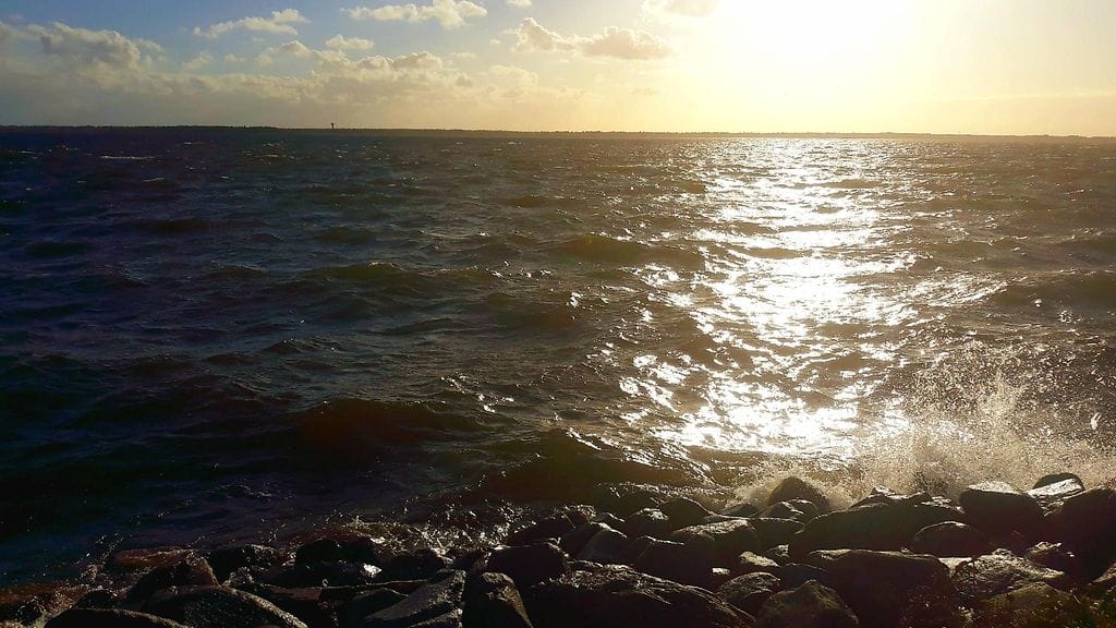 Suomen muotoinen lampi ja Pohjois-Lapin ruska kauneimmillaan