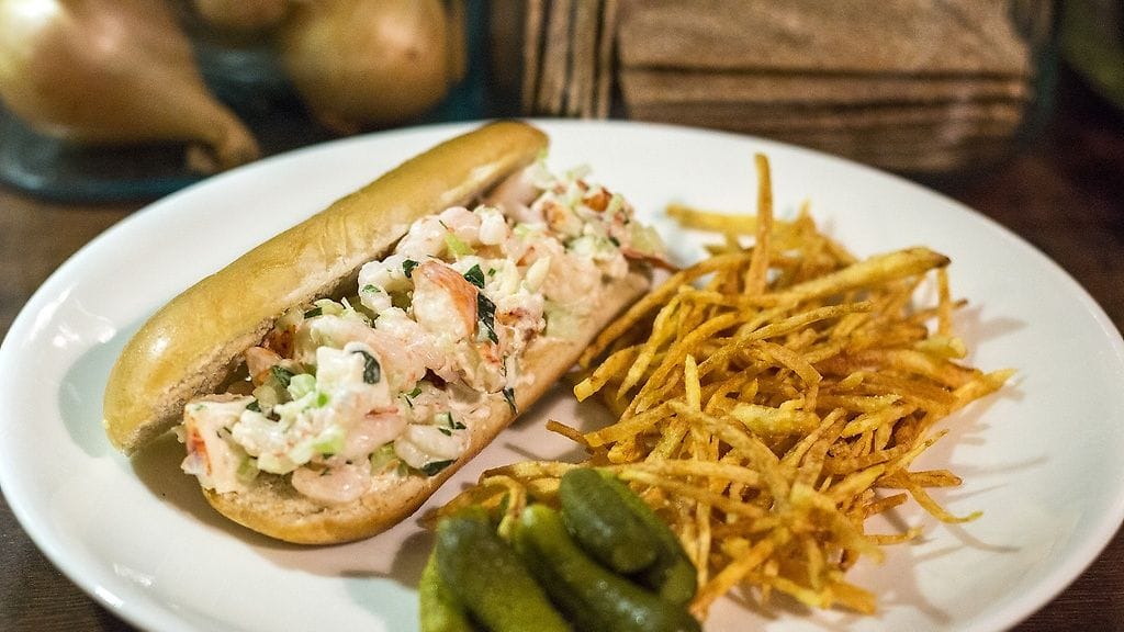 Hummeri on raaka-aine, joka kannattaa ottaa rohkeasti käsittelyyn.