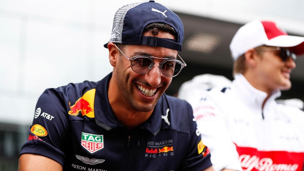 Daniel Ricciardo otti ilon irti sosiaalisessa mediassa.