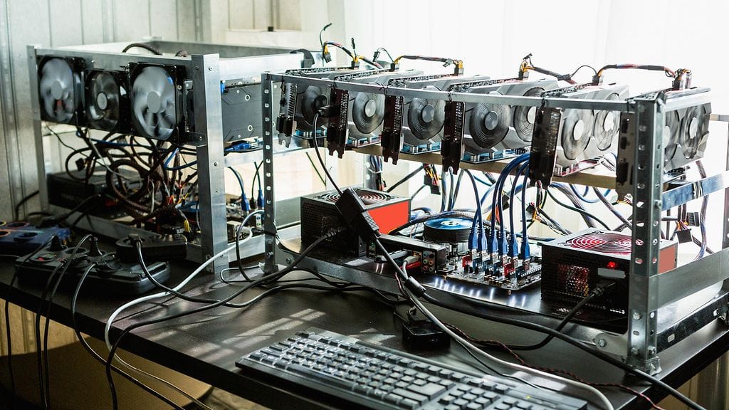 Kiinalaisrehtori louhi ethereum-kryptovaluuttaa. Kuvituskuva.