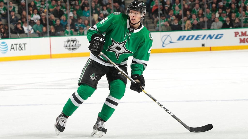 Dallas Starsin puolustaja Miro Heiskanen alusti komealla tavalla Starsin ainokaisen yön ottelussa Columbus Blue Jacketsia vastaan.