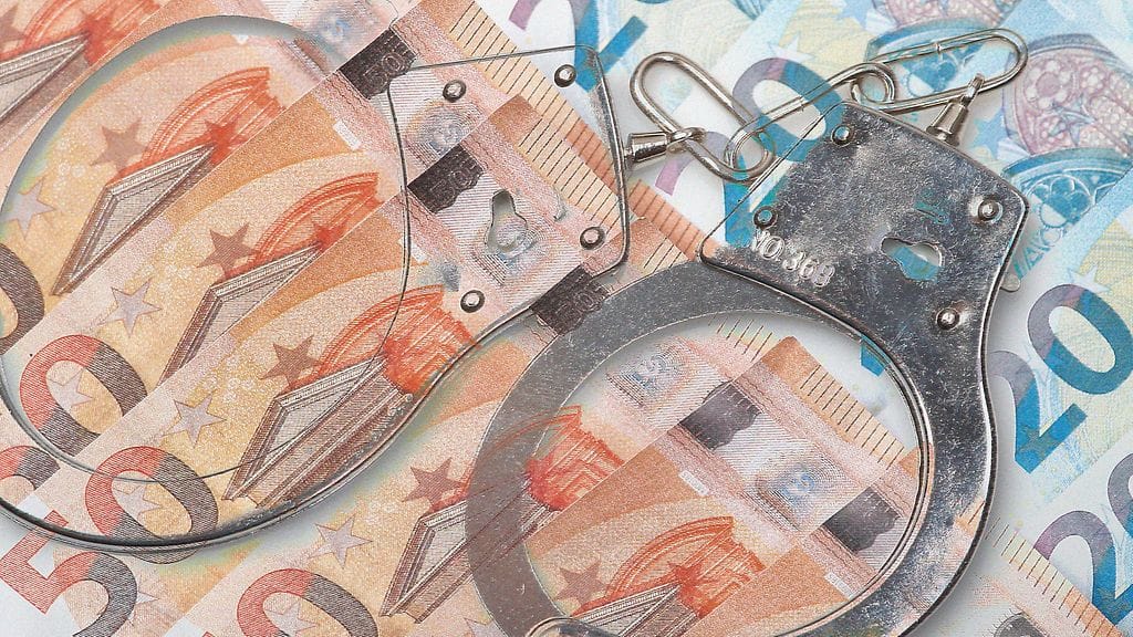 Syyttäjä vaatii miehelle törkeästä kavalluksesta vähintään yhdeksän kuukauden vankeusrangaistusta, joka voidaan määrätä ehdollisena. Kuvituskuva.