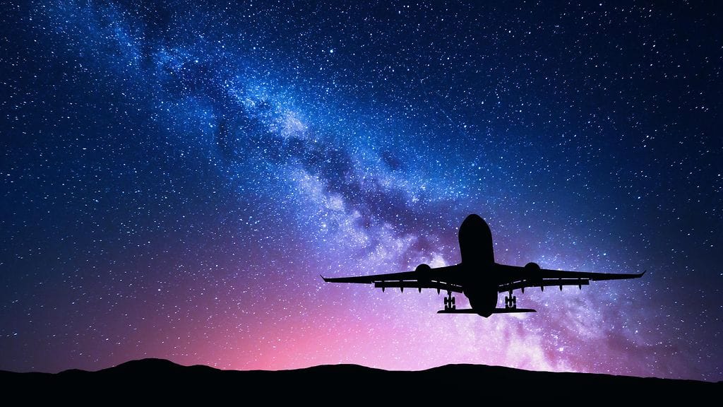 Kuuntele keskustelu: Lentäjät raportoivat selittämättömistä valoista lennonjohdolle