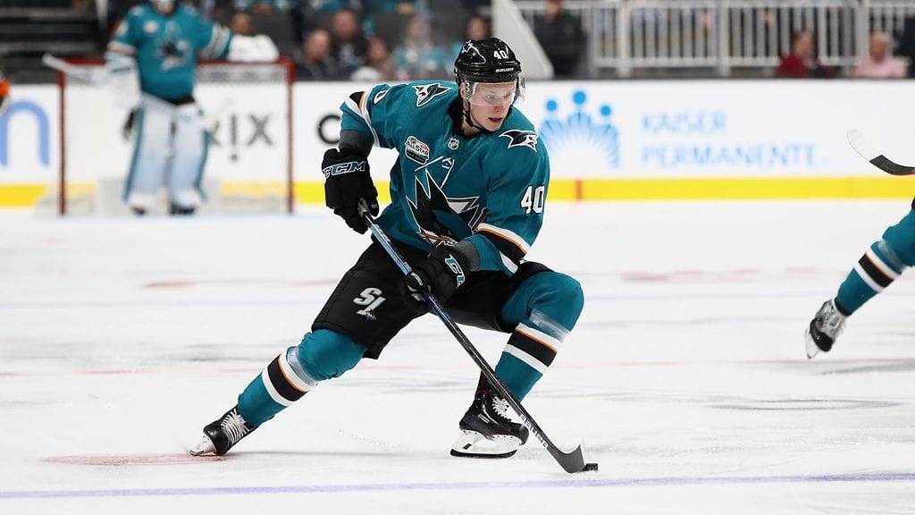 Antti Suomela iski kauden kolmannen maalinsa, kun San Jose Sharks sai vastaansa Nashville Predatorsin yön NHL-kierroksella.