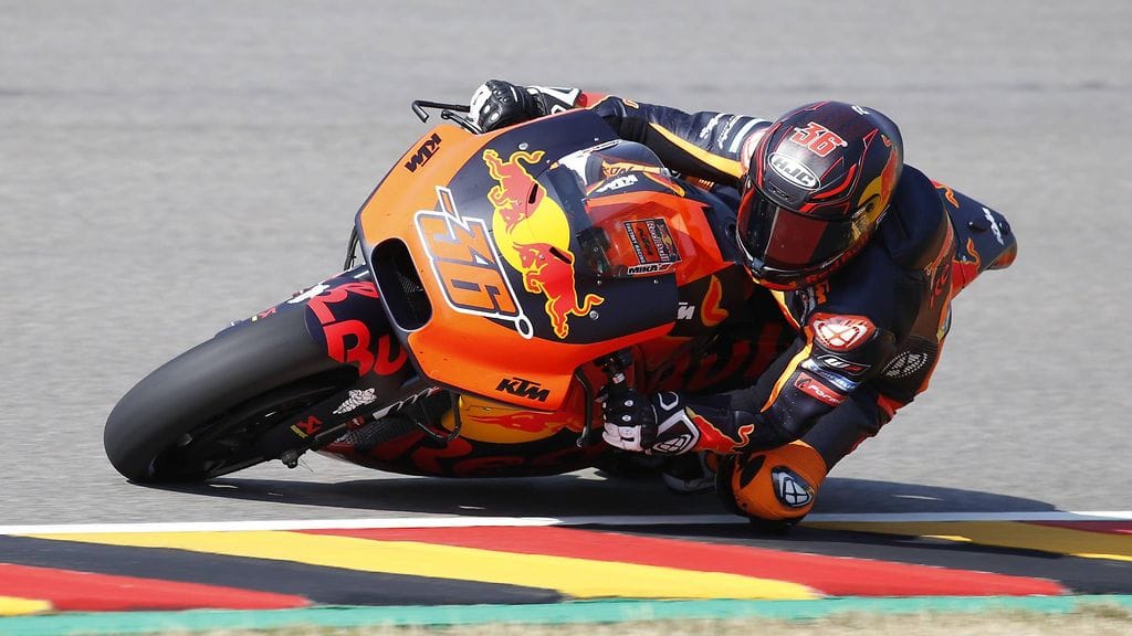 Mika Kallio KTM:n puikoissa.