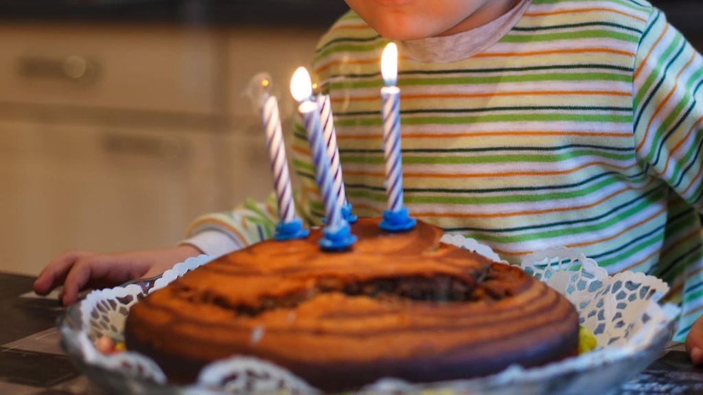 Kolmevuotiaan pojan syntymäpäiväjuhlat olivat vähällä päättyä katastrofiin.