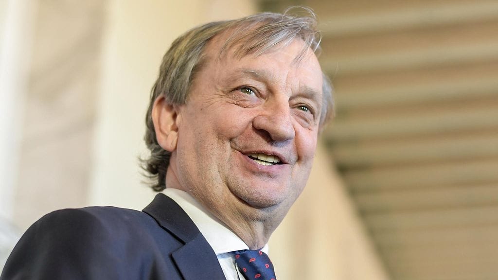 Hjallis Harkimo kertoi Jokerien omistajauutisista YouTube-kanavallaan.