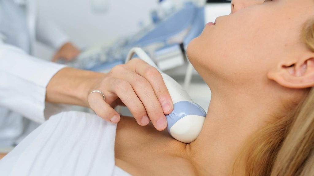 Helppo ja nopea kaulan alueen ultraäänikuvaus voi ennustaa tulevan dementiariskin. Kuvituskuva.