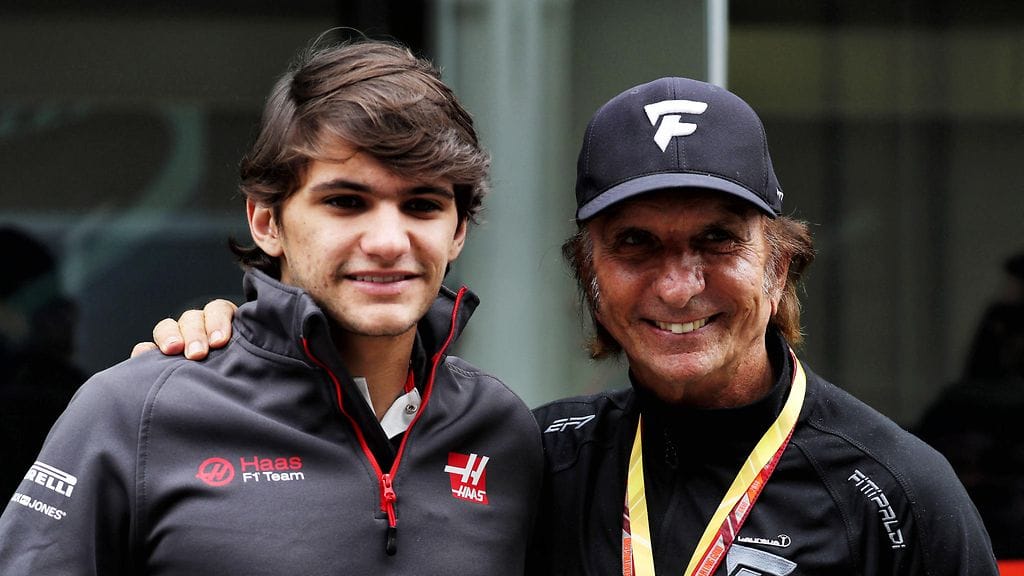 Pietro Fittipaldi (vas.) isoisänsä Emerson Fittipaldiin kanssa Brasilian kisassa.
