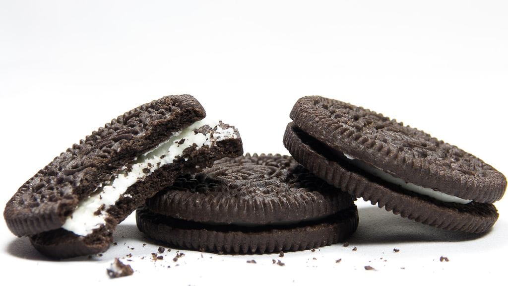 Oreo-keksien värimaailma ihmetyttää.