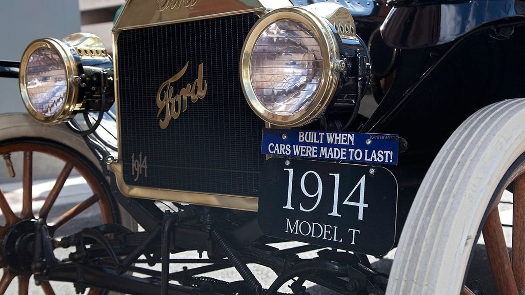 Vuonna 1914 T-Fordinkin renkaat olivat vielä valkoiset.