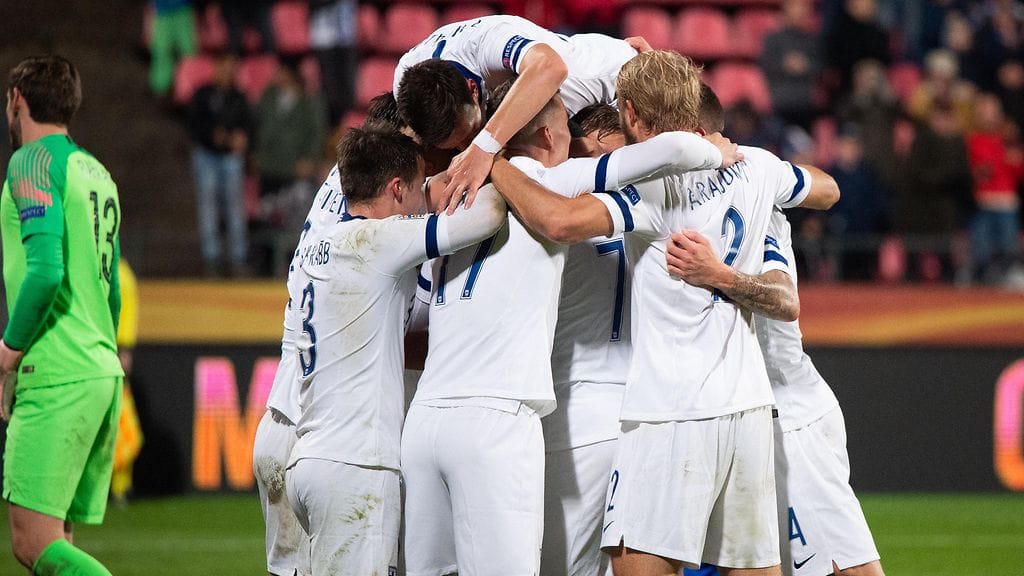 Huuhkajilla on useampi mahdollisuus lunastaa EM-kisapaikka itselleen.