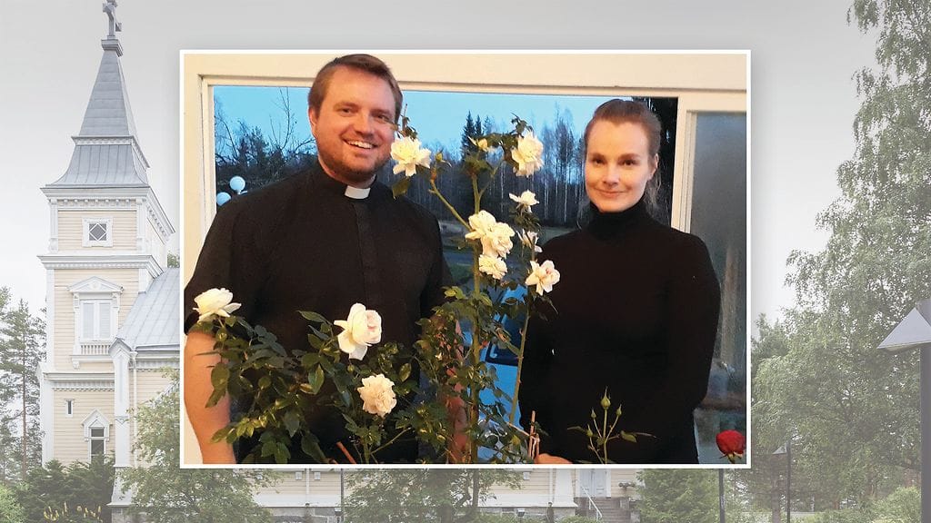 Kirkkoherra Panu Partanen lupasi kosia tyttöystäväänsä Jenni Järvista, jos seurakuntalaiset äänestäsivät tarpeeksi ahkerasti.