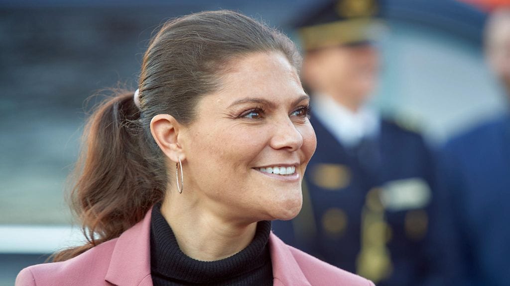 Prinsessa Victoria nähtiin tyrmäävässä röyhelömekossa.