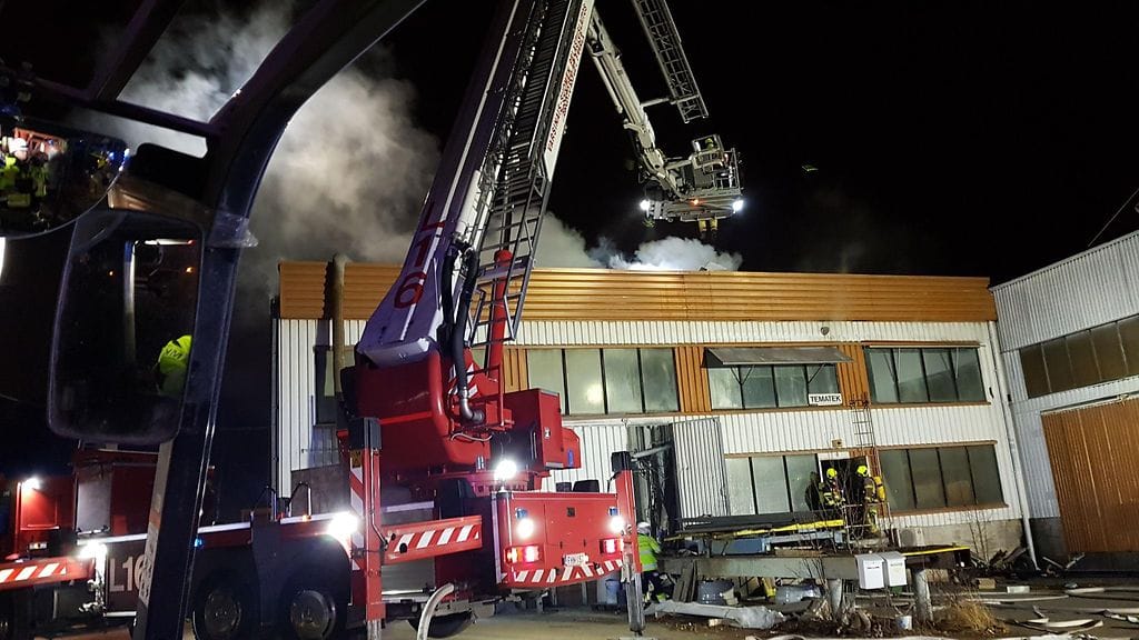 Pelastuslaitoksen kuvaa palopaikalta.