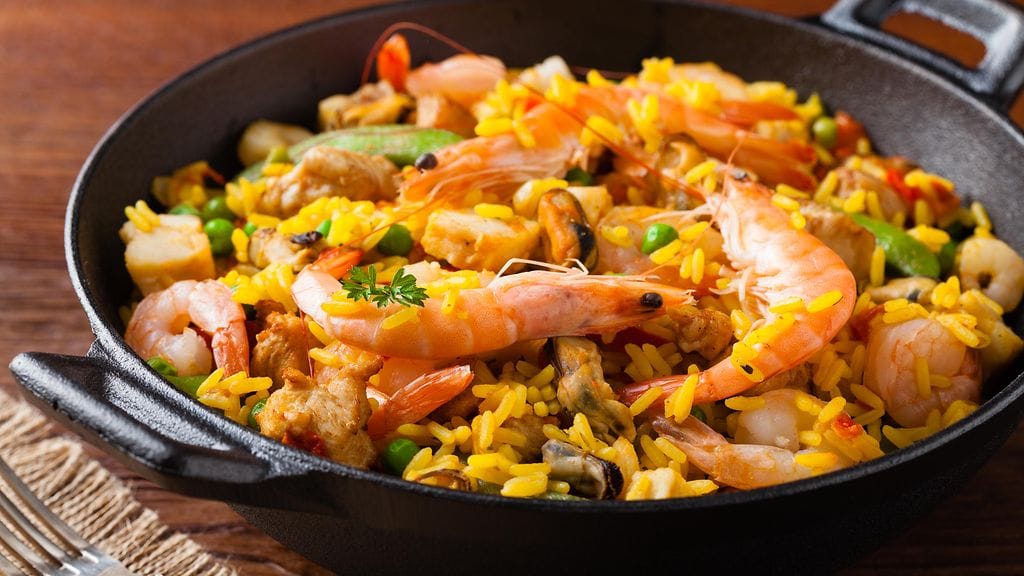 Arkiruoaksi soveltuva paella on täynnä makua, mutta helppo ja nopea valmistaa.