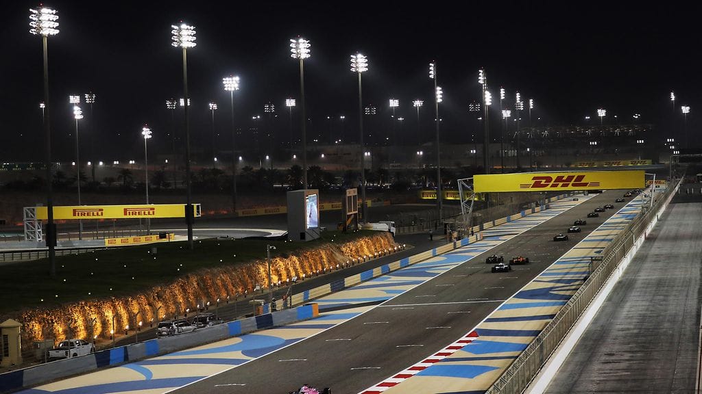 Bahrainin GP ajetaan Sakhirin aavikolla.