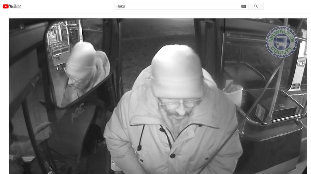 Bussia työkseen ajava Natalie Barnes kerää kehuja huomaavaisuudestaan. Vuoroaan ajanut Natalie otti kodittoman miehen kauniisti huomioon, kertoo ABC News.
Kuvan lähde Youtube