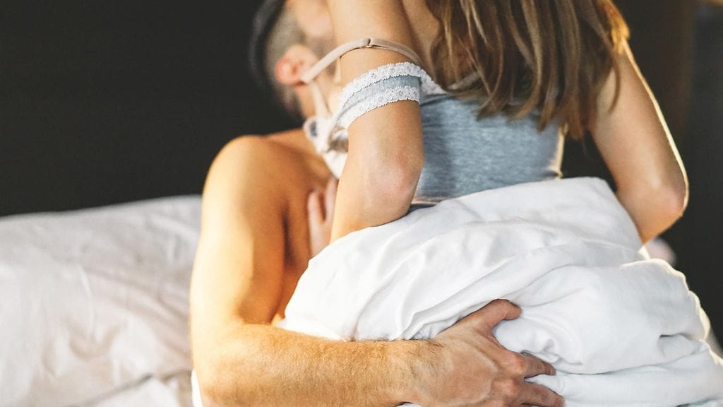 "Äiti ja isi menee vähän askartelemaan..." Kuvituskuva.