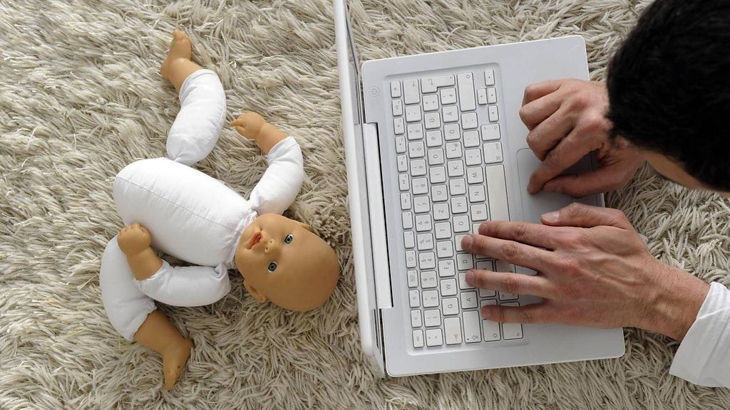 Teinityttönä esiintynyt mies houkutteli uhrejaan esiintymään videokeskusteluissa seksuaalisesti. Kuvituskuva.