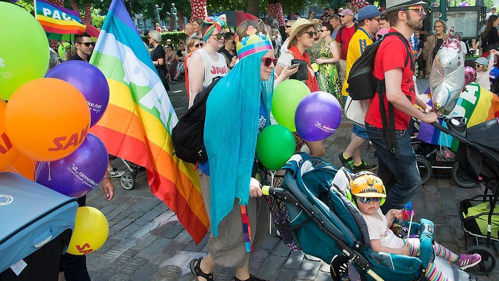 JSN:n mukaan kirjoituksessa loukattiin Kokkola Pride -tapahtuman järjestäjien ja seksuaalivähemmistöihin kuuluvien ihmisarvoa. Kuva Pride-kulkueesta Helsingistä.