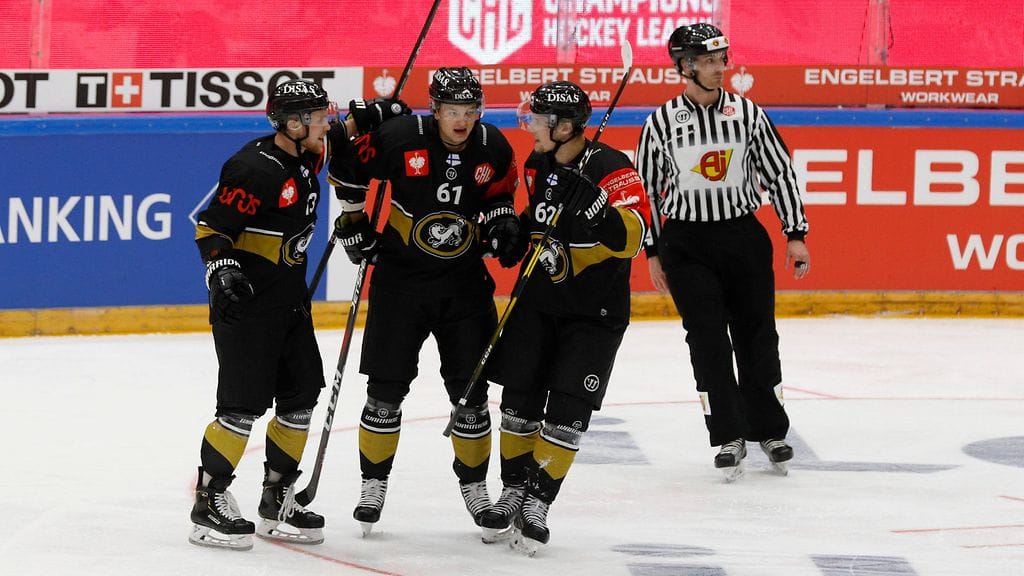 Kärppien CHL-kausi jatkuu puolivälierissä.