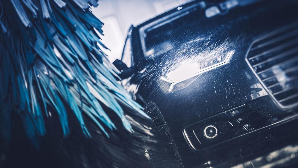 Kun autoaan pesettää riittävän usein, saavuttaa sillä lukuisia etuja niin käyttömukavuuteen, auton kuntoon ja liikenneturvallisuuteen liittyen.