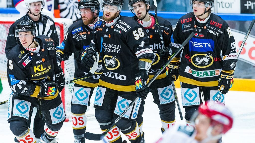 Kärpät teki IFK:ta vastaan kolme maalia ensimmäisessä erässä.